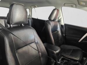 Toyota RAV4 2.0 GX auto - Image 15