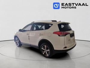 Toyota RAV4 2.0 GX auto - Image 5