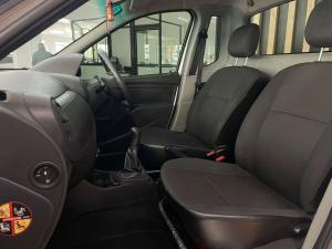 Nissan NP200 1.6 Safety PackS/C - Image 11