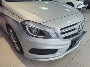 Mercedes-Benz A-Class A200CDI auto - Image 3