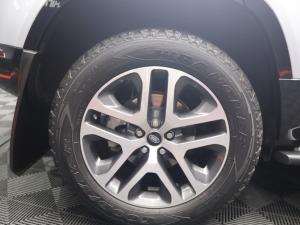 Land Rover Defender 110 D240 X-Dynamic SE - Image 7