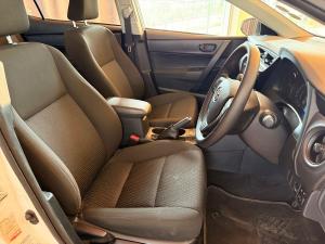 Toyota Corolla Quest 1.8 Plus manual - Image 17
