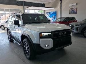 Toyota Land Cruiser Prado 2.8GD VX-R - Image 1