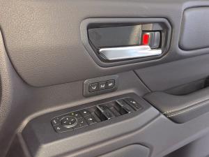 Toyota Land Cruiser Prado 2.8GD VX-R - Image 24