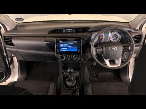 Toyota Hilux 2.4GD-6 Xtra cab Raider manual - Image 6