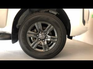 Toyota Hilux 2.4GD-6 Xtra cab Raider manual - Image 17