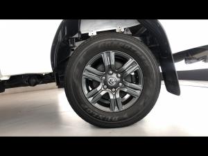 Toyota Hilux 2.4GD-6 Xtra cab Raider manual - Image 19