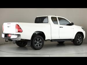 Toyota Hilux 2.4GD-6 Xtra cab Raider manual - Image 2