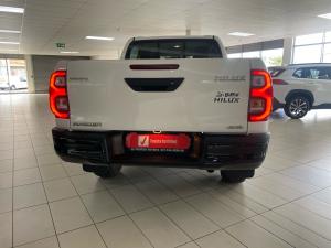Toyota Hilux 2.8GD-6 double cab 4x4 Raider auto - Image 5