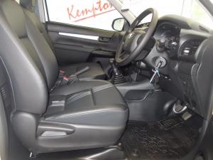 Toyota Hilux 2.0 single cab S (aircon) - Image 6
