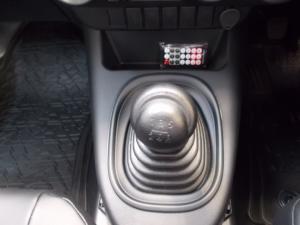 Toyota Hilux 2.0 single cab S (aircon) - Image 9