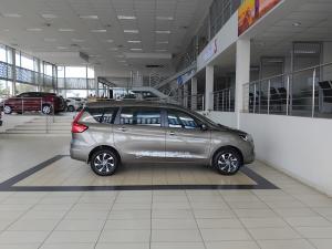 Toyota Rumion 1.5 TX manual - Image 3