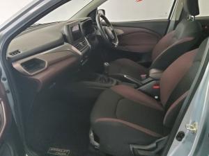 Toyota Corolla Cross 1.8 Hybrid XS - Image 7