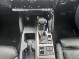 Toyota Land Cruiser Prado 2.8GD VX-R - Image 12