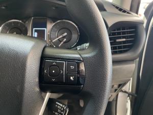 Toyota Hilux 2.4 GD-6 RB Raider automaticE/CAB - Image 10