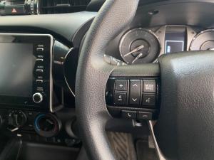 Toyota Hilux 2.4 GD-6 RB Raider automaticE/CAB - Image 9