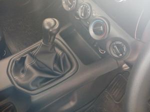 Toyota Hilux 2.4 GD-6 SR 4X4D/C - Image 12