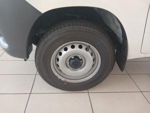 Toyota Hilux 2.4 GD-6 SR 4X4D/C - Image 19