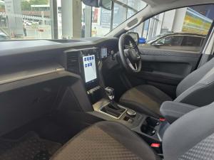Volkswagen Amarok 2.0TDI double cab Life 4Motion auto - Image 4