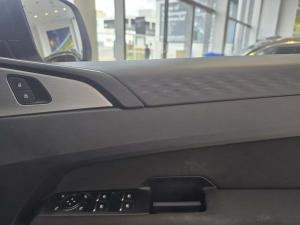 Volkswagen Amarok 2.0TDI double cab Life 4Motion auto - Image 8