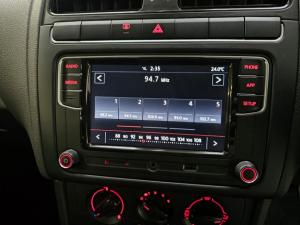 Volkswagen Polo Vivo hatch 1.4 Trendline - Image 7