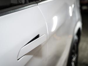 Mahindra XUV700 2.0T AX5 - Image 17