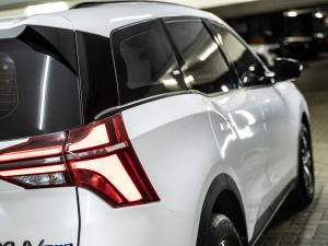 Mahindra XUV700 2.0T AX5 - Image 19