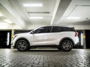 Mahindra XUV700 2.0T AX5 - Image 2