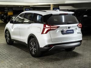 Mahindra XUV700 2.0T AX5 - Image 3