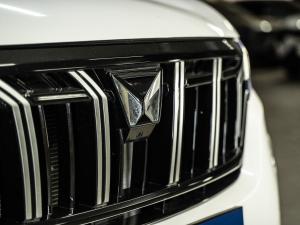 Mahindra XUV700 2.0T AX5 - Image 6