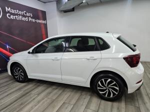 Volkswagen Polo hatch 1.0TSI Life manual - Image 10