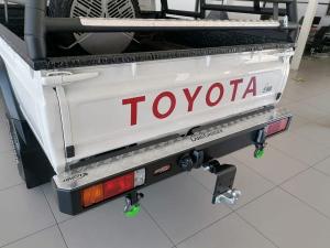 Toyota Land Cruiser 79 2.8GD-6 double cab - Image 10