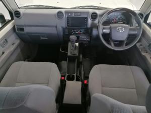Toyota Land Cruiser 79 2.8GD-6 double cab - Image 16