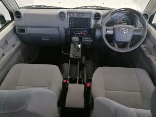 Toyota Land Cruiser 79 2.8GD-6 double cab