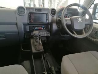 Toyota Land Cruiser 79 2.8GD-6 double cab
