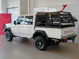 Toyota Land Cruiser 79 2.8GD-6 double cab - Image 3