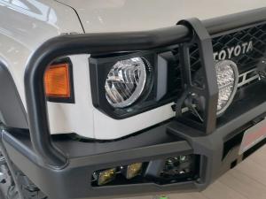 Toyota Land Cruiser 79 2.8GD-6 double cab - Image 7