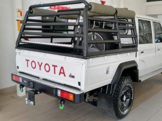 Toyota Land Cruiser 79 2.8GD-6 double cab