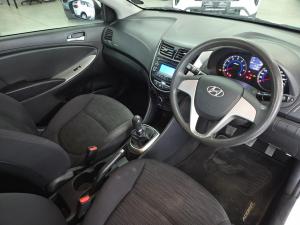 Hyundai Accent sedan 1.6 Motion - Image 11