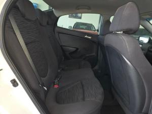 Hyundai Accent sedan 1.6 Motion - Image 18