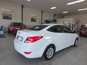 Hyundai Accent sedan 1.6 Motion - Image 4