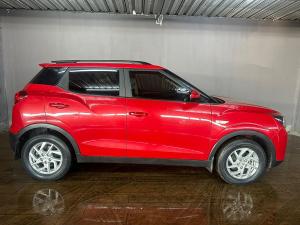 Mahindra XUV300 1.2T W6 - Image 4