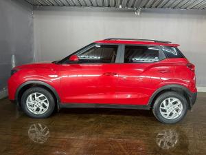 Mahindra XUV300 1.2T W6 - Image 5