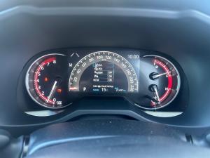 Toyota RAV4 2.0 VX - Image 11