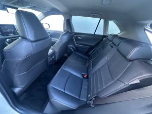 Toyota RAV4 2.0 VX - Image 16