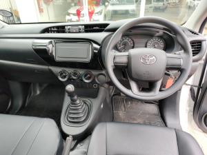 Toyota Hilux 2.0 single cab S (aircon) - Image 6