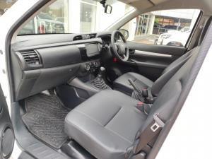 Toyota Hilux 2.0 single cab S (aircon) - Image 7
