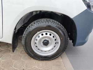 Toyota Hilux 2.0 single cab S (aircon) - Image 17