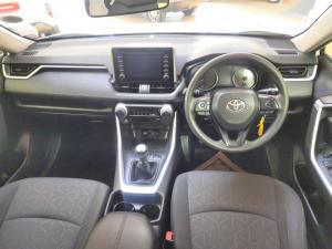 Toyota RAV4 2.0 GX - Image 6