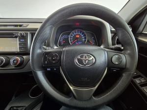 Toyota RAV4 2.0 GX - Image 8